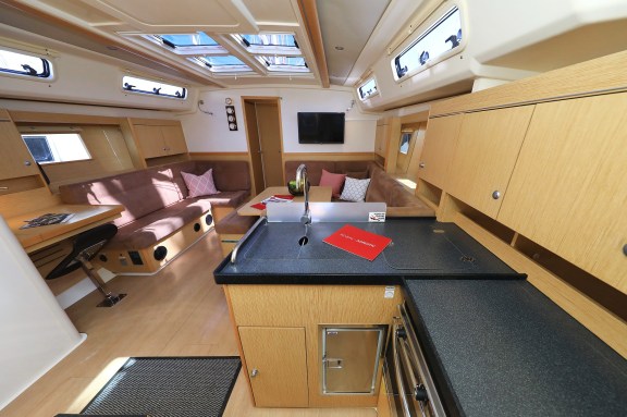 Image of Maxine II yacht #10