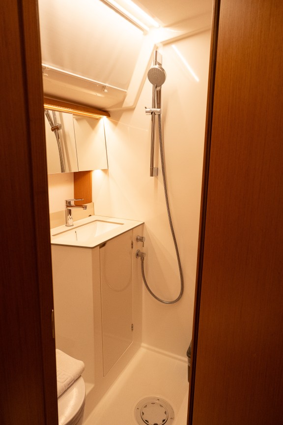 Image of Iris yacht #30