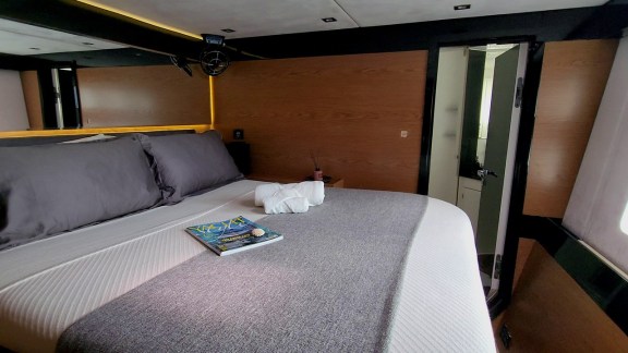 Image of Southern Lights yacht #33