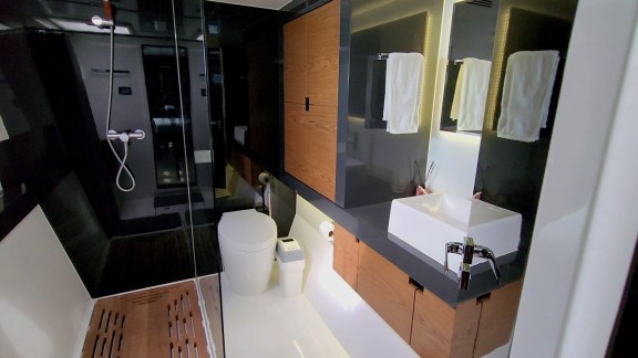 Image of Southern Lights yacht #35