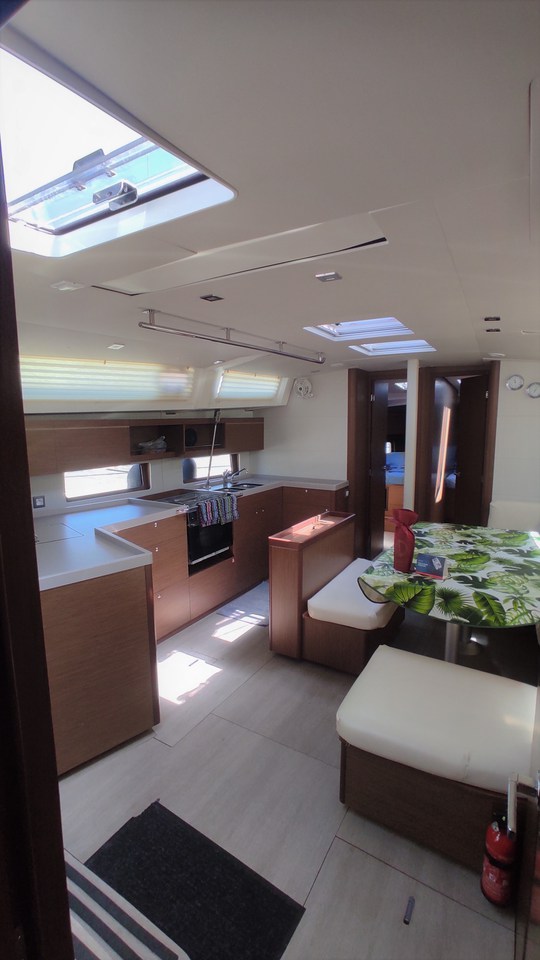 Image of Namaka yacht #10