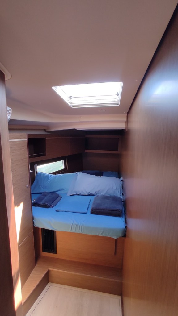 Image of Namaka yacht #13