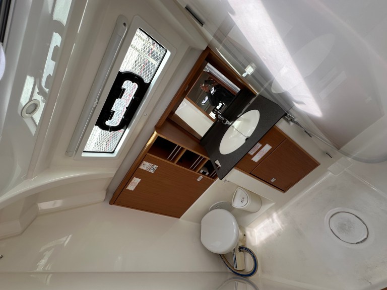 Image of Yvonne yacht #10