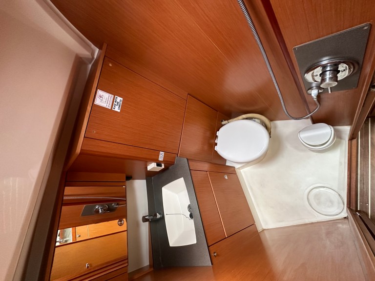 Image of Yvonne yacht #15