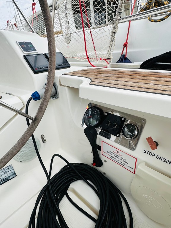 Image of Yvonne yacht #18