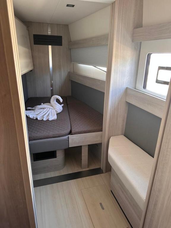 Image of JaRosa yacht #5