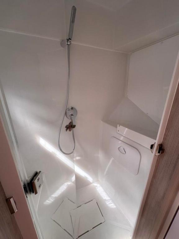 Image of JaRosa yacht #12