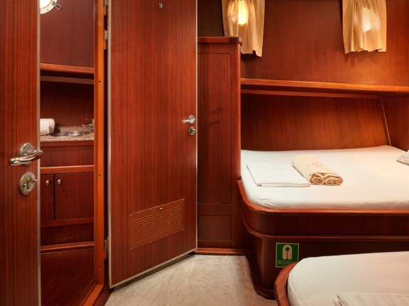 Image of Queen of Adriatic yacht #19