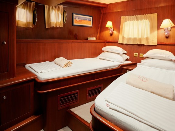 Image of Queen of Adriatic yacht #22