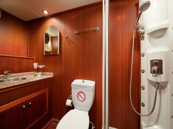 Image of Queen of Adriatic yacht #24