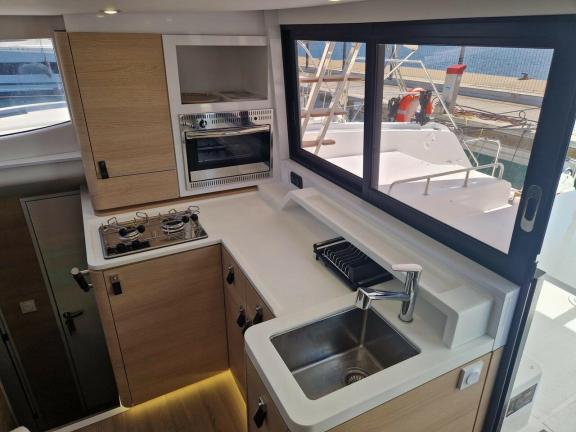 Image of Hakuna yacht #12