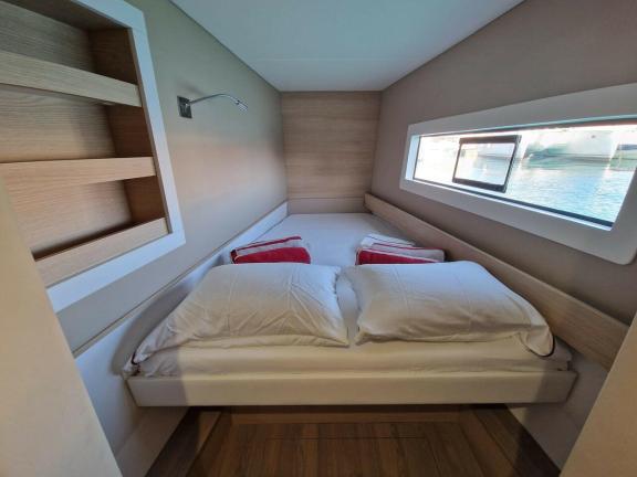 Image of Hakuna yacht #19