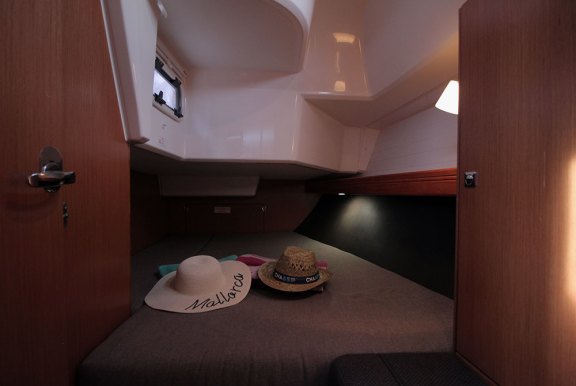 Image of Chilly Lilly yacht #10