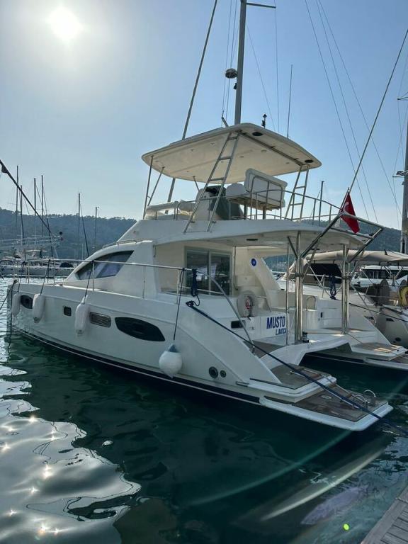 Image of Musto yacht #3