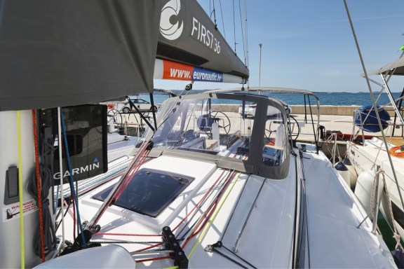 Image of March yacht #6