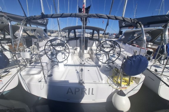Image of April yacht #3