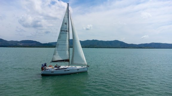 Image of Chinon 2 yacht #3