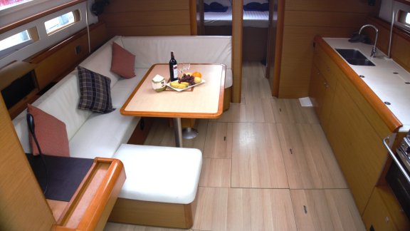 Image of Chinon 2 yacht #10