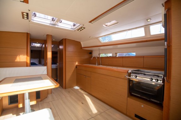 Image of Chinon 2 yacht #13