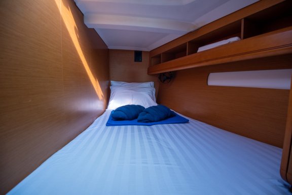 Image of Chinon 2 yacht #17