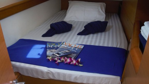 Image of Chinon 2 yacht #15