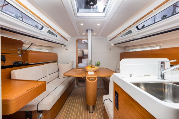 Image of Lieutenant Dan yacht #7