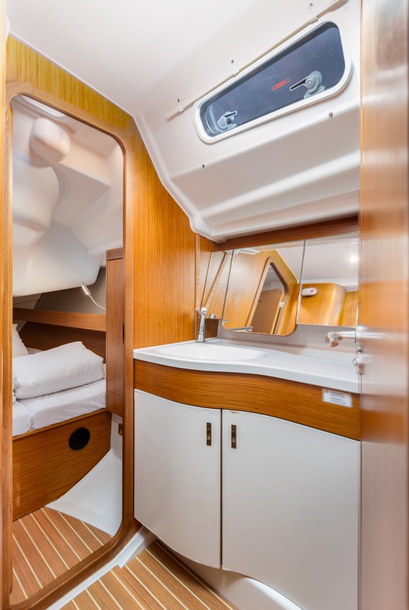 Image of Lieutenant Dan yacht #17