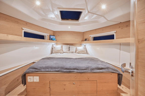 Image of Skyline yacht #7