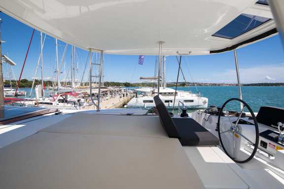 Image of Manta Maris yacht #9