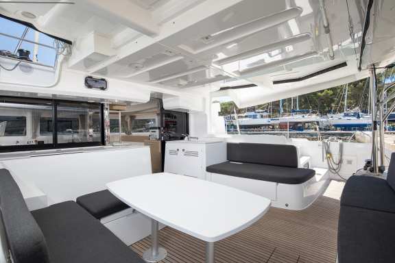 Image of Manta Maris yacht #12