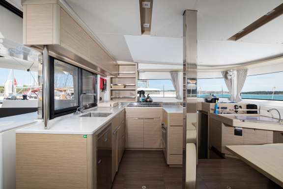 Image of Manta Maris yacht #15