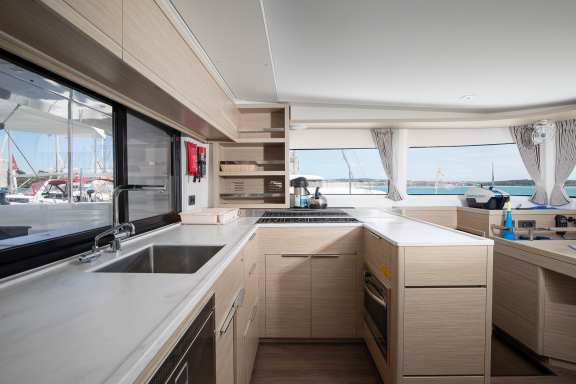 Image of Manta Maris yacht #16