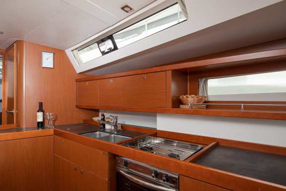 Image of Mare Aeolos yacht #14