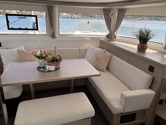Image of Chill Out yacht #13