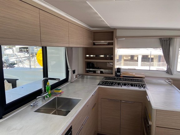 Image of Chill Out yacht #16