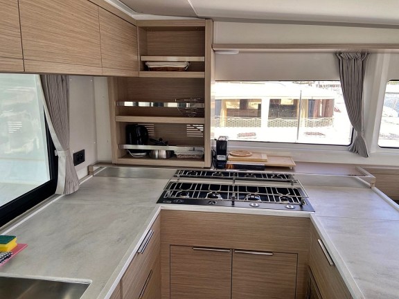 Image of Chill Out yacht #18