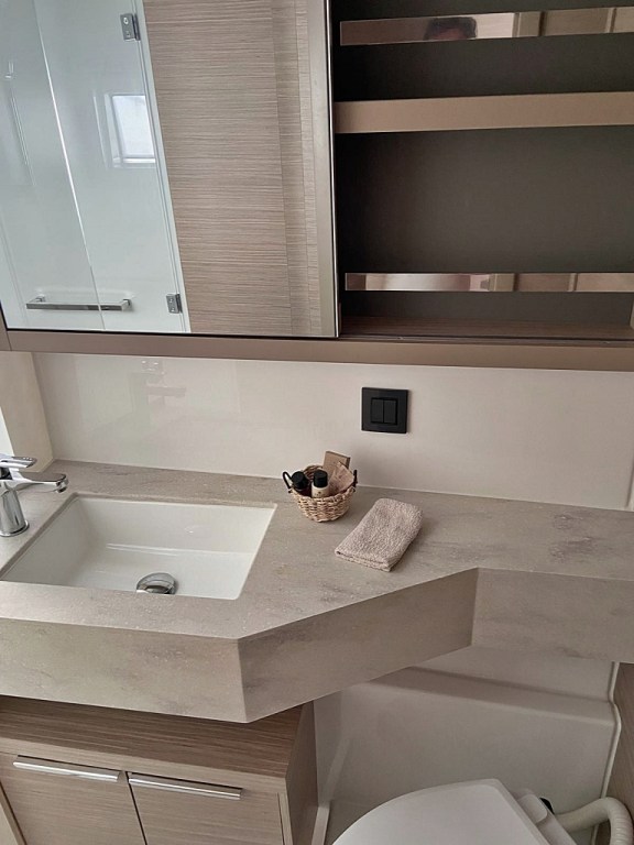 Image of Chill Out yacht #21