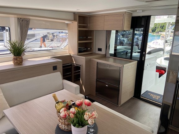 Image of Chill Out yacht #22