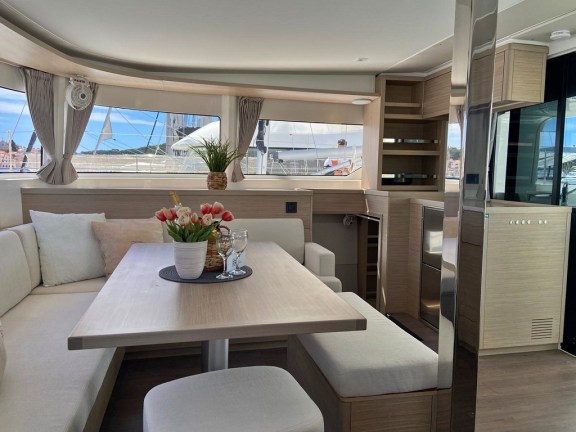 Image of Chill Out yacht #23