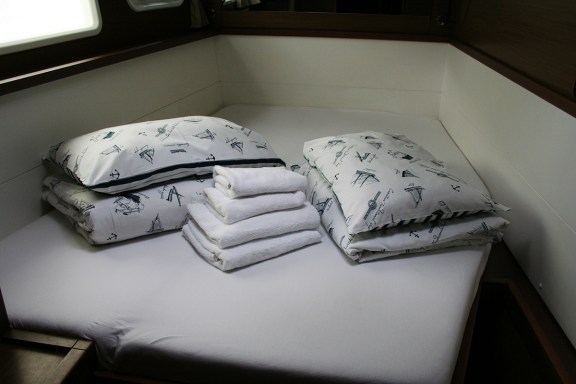 Image of Claudia III yacht #30