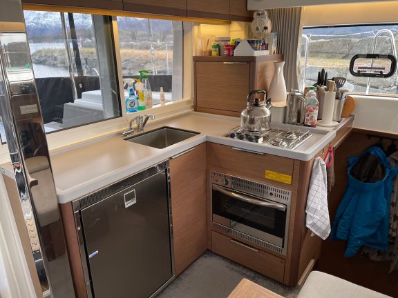 Image of Arctic Charm yacht #18