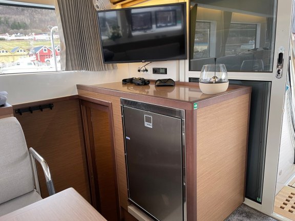 Image of Arctic Charm yacht #19