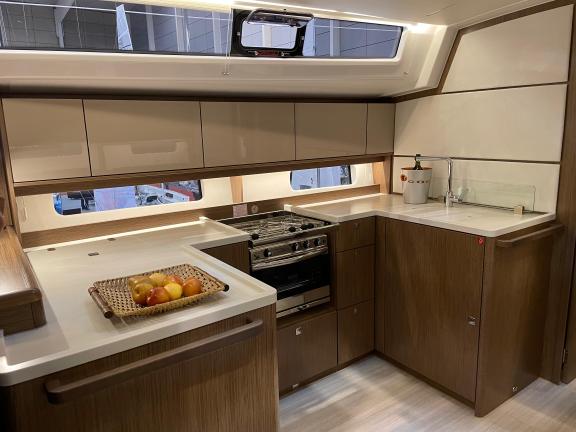 Image of Aquila yacht #8