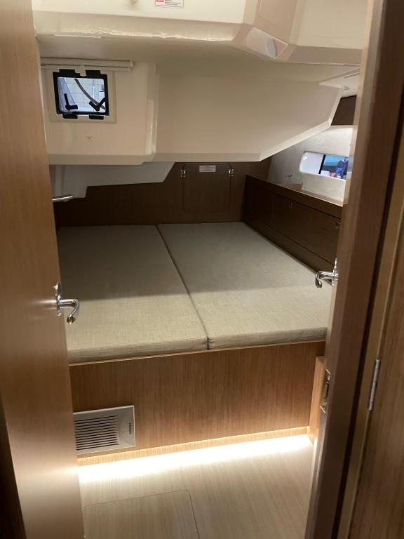 Image of Aquila yacht #13