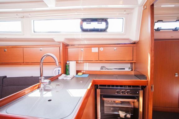 Image of Take Five yacht #12