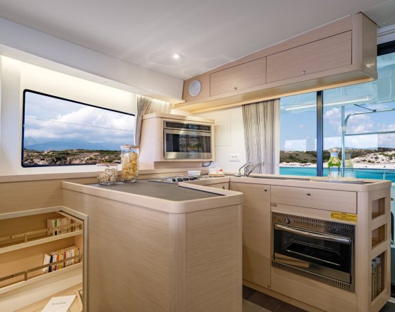 Image of Golden Bride yacht #15