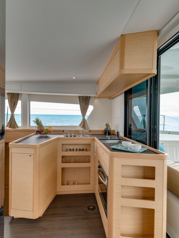 Image of Golden Bride yacht #16