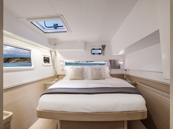 Image of Golden Bride yacht #21