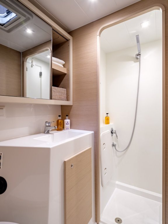 Image of Golden Bride yacht #23