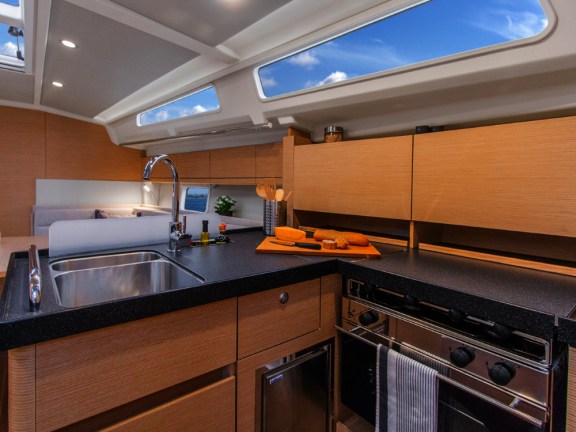 Image of #365 yacht #12